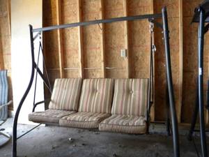 lot 222 image: G-Yard Swing