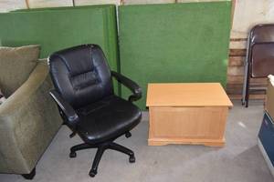 lot 225 image: Black office chair and wood toy box with books