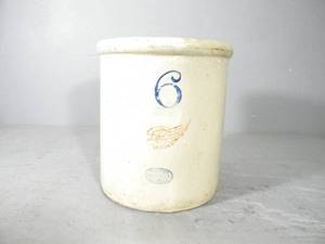 lot 13 image: Red Wing 6 gal crock wWing & Oval