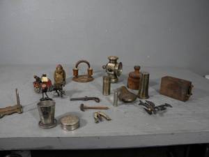 lot 28 image: Metal pieces, quilters clamp etc...
