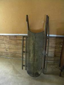 lot 39 image: Old runner sled