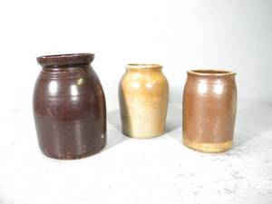 lot 85 image: 3) Brown vases with some knicks