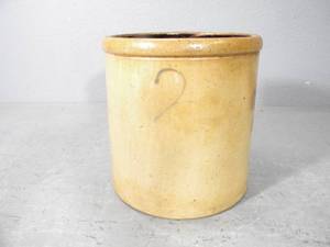 lot 88 image: 2 gal salt glazed crock some discolor