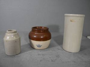 lot 90 image: 3 qt brown top crown, kraut press