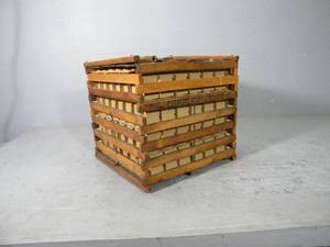 lot 92 image: Cummer manu egg crate-12 dozen