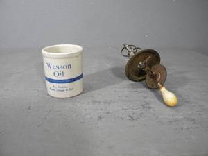 lot 95 image: Wesson Oil Beater jar-blue band