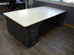 lot 222 image: 4) Metal two drawer files and 4 x 8 wood top