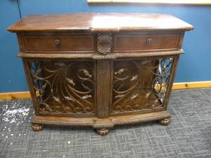 lot 7 image: Wood sideboard cabinet wdrawers
