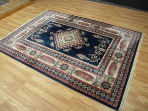 lot 11 image: Rug 5 x 7 Blue, Red & White Floral