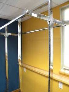 lot 18 image: Chrome double clothes rack with heavy stand