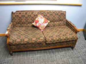 lot 35 image: Loveseat with accent pillow