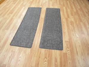 lot 41 image: 2 Rubber standing pads Each 17 x 60