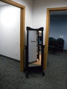 lot 69 image: Dressing mirror 12 x 44 stand 24 x 60
