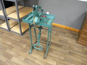 lot 116 image: Foot operated cast iron Riveter for snapspress