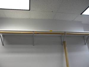 lot 129 image: Wall shelf 85 w4 brackets & dowel