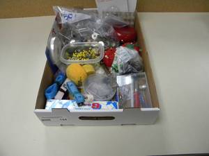 lot 144 image: Flat of pin cushions, rippers, needles & notions