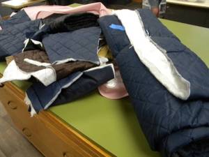 lot 185 image: 4 Plus yards quilted fabric pieces in pink bag