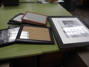 lot 219 image: Various picture frames and sizes