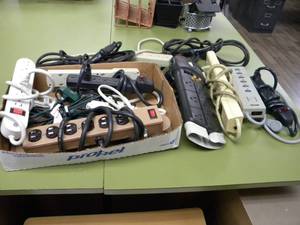 lot 228 image: Flat of power strips