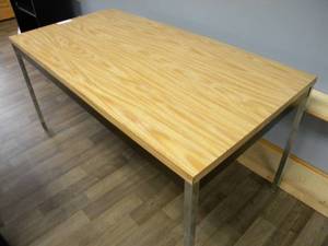 lot 232 image: 30 x 60 metal leg table