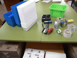 lot 237 image: Plastic basket organizers assorted sizes & staples
