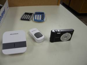 lot 155 image: Remote door bell, Sony 5 x camera, calculaters