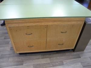 lot 167 image: 4 Roller Drawer Cabinet & laminated top