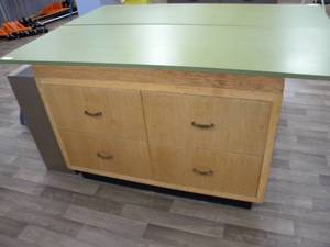 lot 168 image: 4 Roller Drawer Cabinet & laminated top