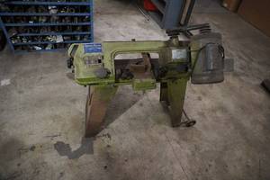 lot 24 image: Metal Cutting band saw (needs blade)