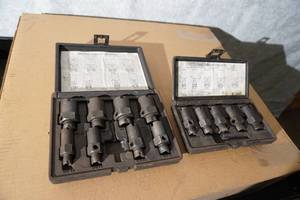 lot 33 image: Two boxes metric and standard thread chasers