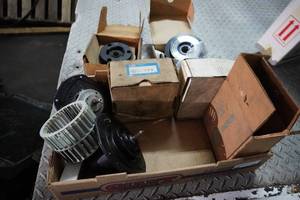 lot 49 image: Clutch and fan motors