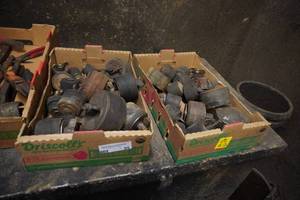lot 95 image: Two flats of radiator plugs