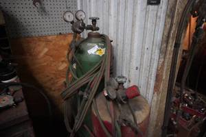 lot 98 image: Set of torches, gauges and hoses (No Tanks)