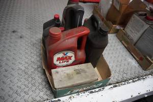 lot 70 image: Motor oil, Transmission Fluid