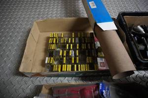 lot 84 image: Fuses & gasket material