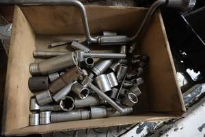 lot 86 image: Misc sockets & Craftsman speed wrench