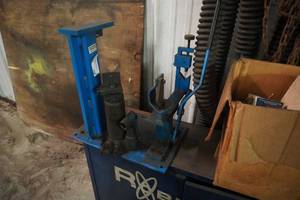 lot 122 image: Hose Crimping Tool