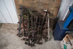 lot 125 image: 10 Clamping bars w4-5 C-clamps per bar