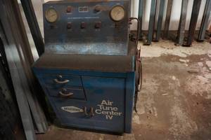 lot 131 image: Former R-12 Cabinet