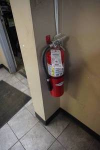 lot 152 image: Fire Extingusher wwall bracket
