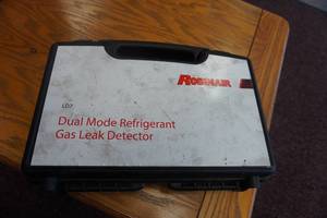 lot 153 image: Robinair-Like New Refrigerant detector