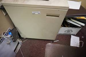 lot 165 image: 20 x 20 Metal printer stand with door & shelf