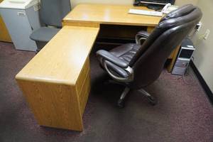 lot 168 image: Desk and return (EAP) 60 Desk 40 return