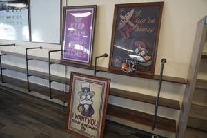 lot 3 image: 3 gaming posters and 2 puzzles