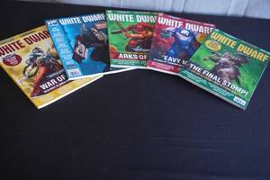 lot 18 image: Warhammer 40k  5 White Dwarf magazines