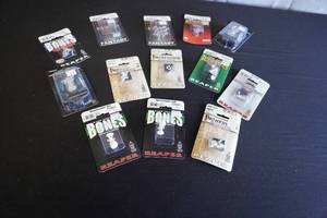 lot 20 image: Pathfinder D&D and other minis