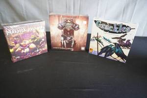 lot 118 image: Games Grackles, Game of Crowns, Monster Mansion