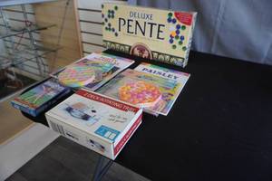 lot 125 image: Games Pente, Card deck tray & Misc.