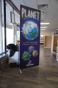 lot 167 image: 1 Planet sign