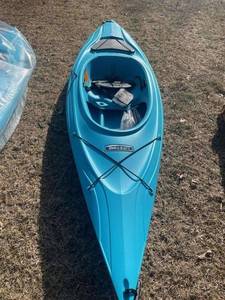 lot 7 image: LIFETIME Payette 98 Sit in 10 Kayak